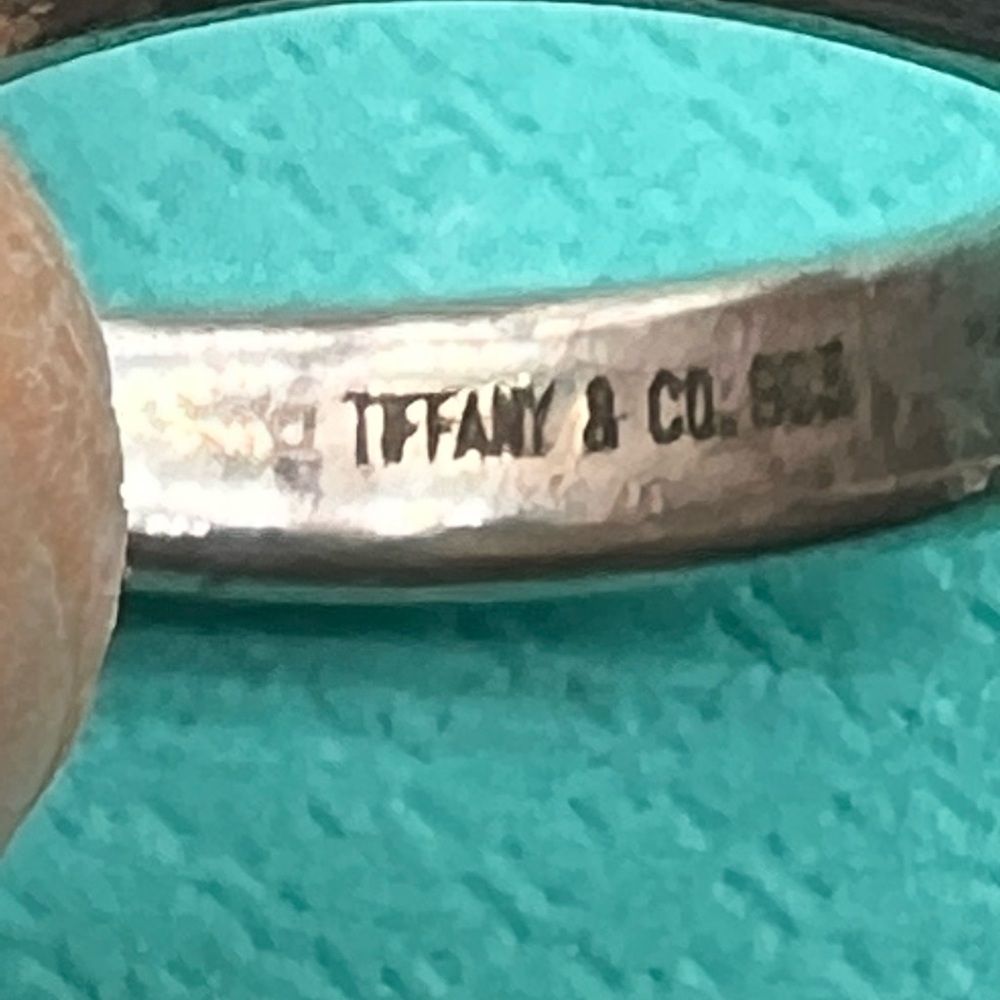 Elegant Silver Infinity Ring - Picture 5 of 6